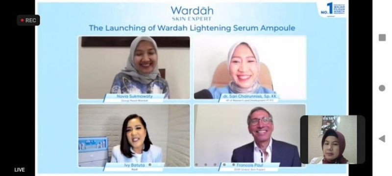 Group Head Wardah Novia Sukmawaty, dr Sari Chairunnisa, Sp KK, Vice President of Research and Development PT Paragon Technology & Innovation, Ivy Batuta  dan Francois Paul, DSM Global Skin Expert