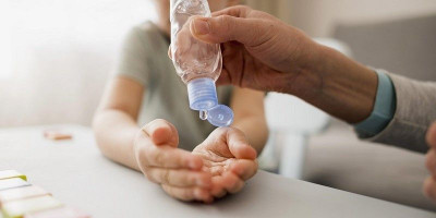 Ada Efek Samping, Penggunaan Hand Sanitizer Perlu Dibatasi