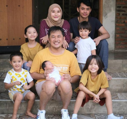 Kebahagiaan Zaskia Adya Mecca bersama suami dan kelima anaknya/Foto:Instagram@zaskiadyamecca