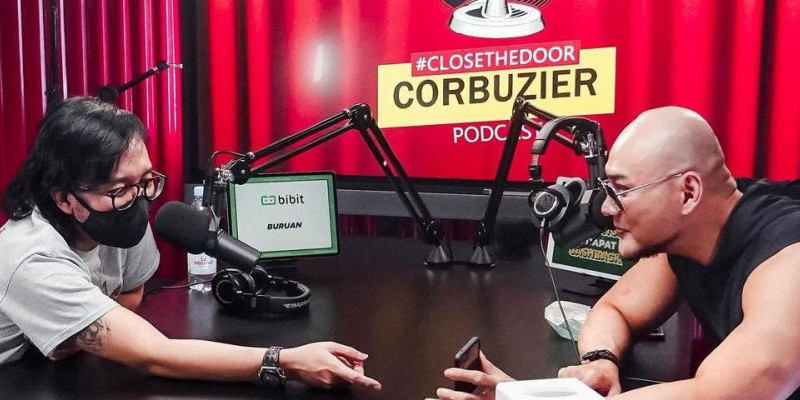 Risau tak sanggup menjawab ribuan pertanyaan mengenai kabar sakitnya, Ari lasso mendatangi podcast Deddy Corbuzier untuk berterus terang perihal kanker yang ia derita saat ini/ Net