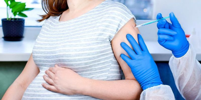 Ilustrasi vaksin Covid-19 pada ibu hamil/ Net