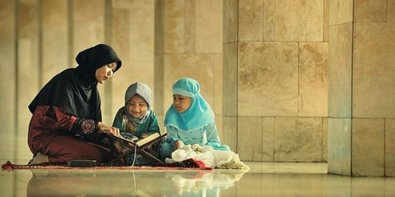 Setiap perempuan adalah guru pertama bagi anak-anaknya, dan juga guru bagi peradabannya/ Net