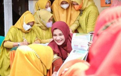 Lepas dari Panggung Indonesian Idol, Priska Paramita Optimalkan Peran PKK dan Lejitkan Kerajinan Sutra di Kabupaten Gowa