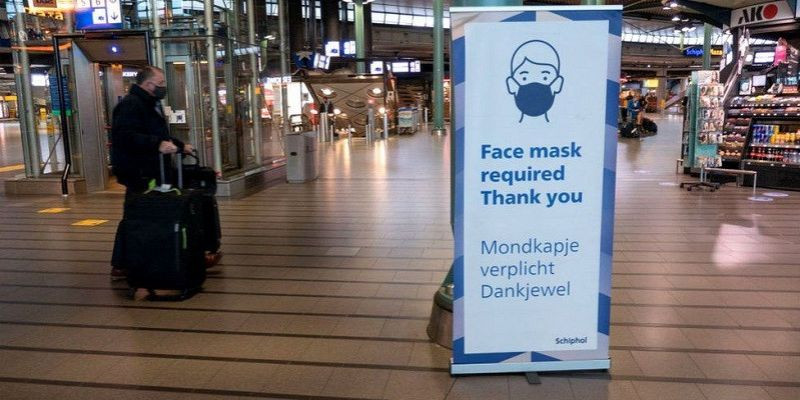 Protokol kesehatan di Bandara Internasional Schiphol, Belanda/Getty Images
