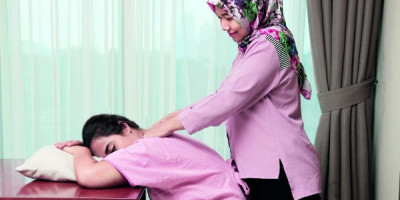 Melancarkan ASI, Berikut Ini Manfaat Pijat Oksitosin untuk Ibu Menyusui
