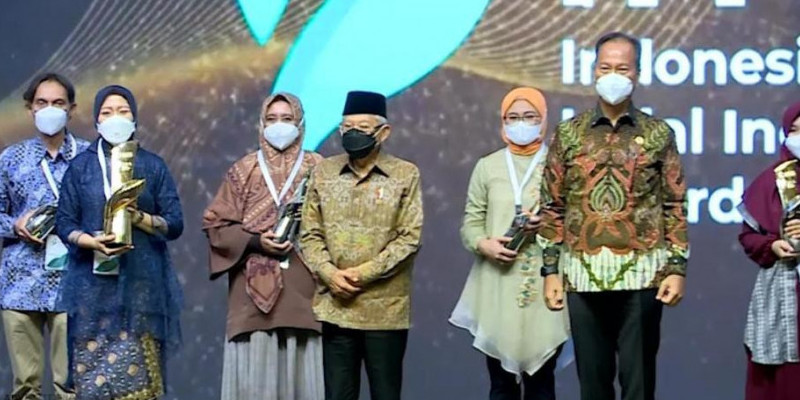 Para peraih penghargaan di #IHYA 2021 bersama Wapres Ma'ruf Amin dan Menperin Agus Gumiwan Kartasasmita/ Foto: Ist