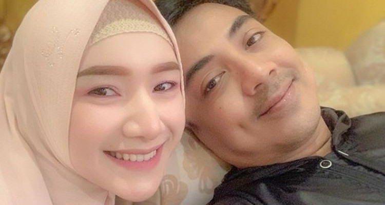 Ustaz Riza Muhammad dan Sang Istri, Indri Giana/ Net