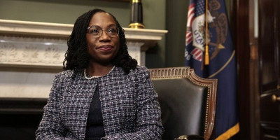 Ketanji Brown Jackson, Wanita Kulit Hitam Pertama yang Dinobatkan Sebagai Hakim Mahkamah Agung AS