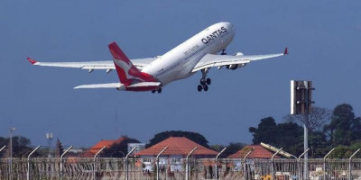 Kurang SDM, Qantas Airline Tugaskan Para Eksekutif Senior Mengurus Bagasi Penumpang