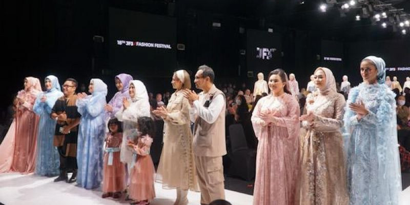 JF3 Fashion Festival 2022 kenalkan industri fashion tanah air yang begitu cantik dan memikat hati/ Foto: FARAH