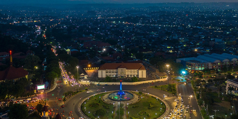 Semarang di malam hari/ PEMKOT SEMARANG