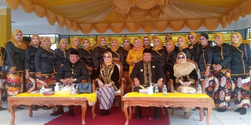 Bupati Berau Sri Juniarsih Mas (dua dari kiri), memimpin langsung HUT ke-69 Kabupaten Berau/Farah