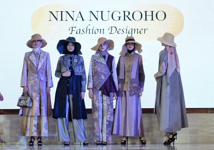 NINA NUGROHO menampilkan koleksi ecoprint bertajuk Querencia dalam acara Pesona Batik Nusantara (2/10/2022)/ Dok. NN