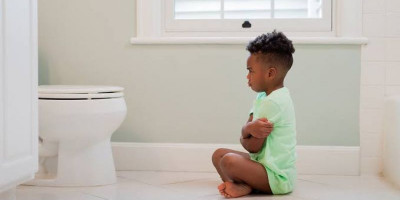 6 Langkah Mengajari Anak Toilet Training