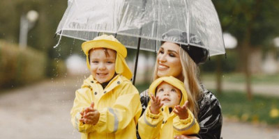 Tiga Hal Penting Menjaga Kesehatan Anak Selama Musim Hujan