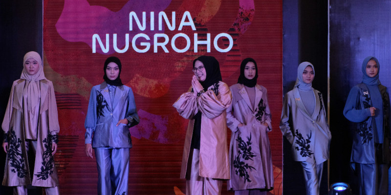 Desainer Nina Septiana dengan brand Nina Nugroho, beraksi di panggung Bekasi Fashion Week 2022/Dok Nina Nugroho