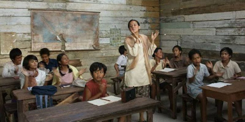 Suasana kelas dalam film Laskar Pelangi/ Net