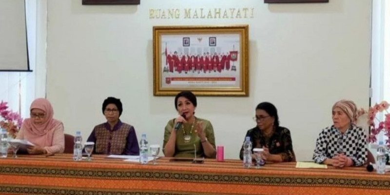 Kowani saat launching Gerakan Ibu Bangsa Berwakaf/Ig Giwo Rubianto