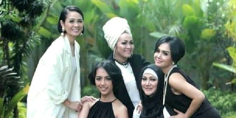 Ki-ka: Andien, Nina Tamam, Rika Roeslan, Iga Mawarni, dan Yuni Shara/ ANTARA