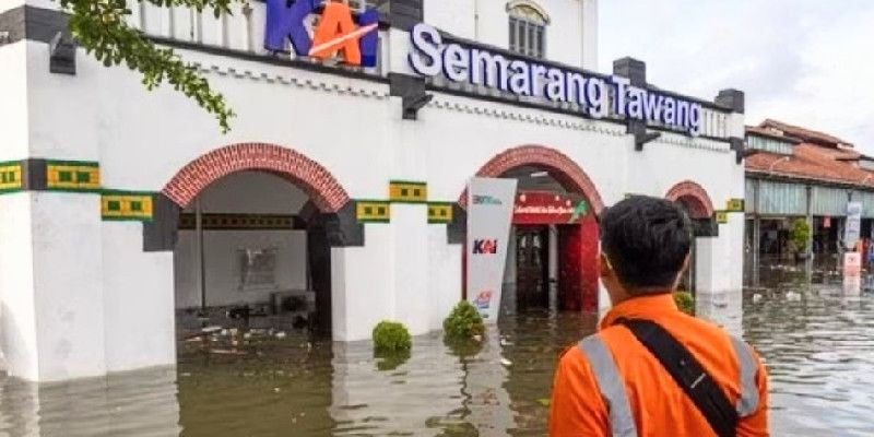 Banjir di Stasiun Tawang/ ANTARA