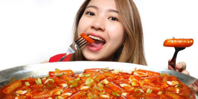 Titik Kritis Kehalalan Menyantap Topokki dan Tteokbokki Khas Korea