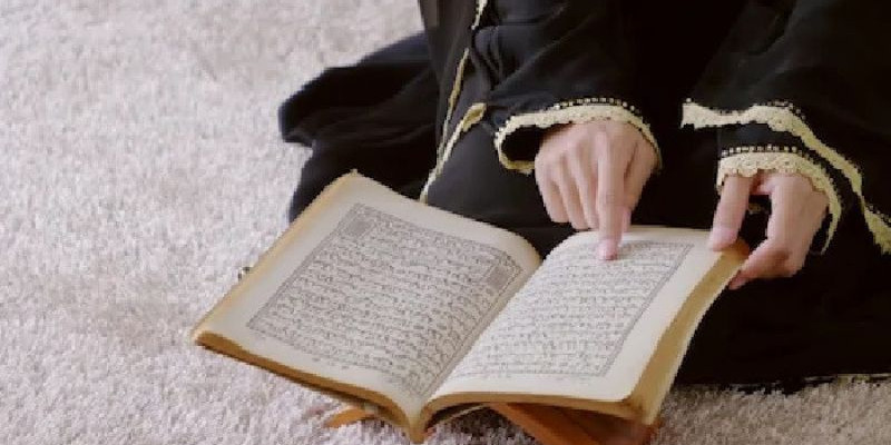 Mendengarkan dan tenang, dua kata kunci saat seorang muslim mendengar lantunan ayat-ayat suci Al-Qur'an/Net