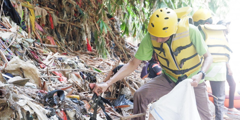 Aksi susur sungai Ciliwung oleh Pertamina Hulu Rokan/Dok PHR