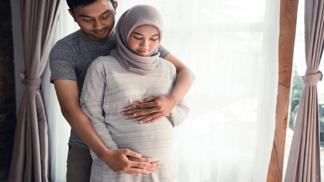 Ilustrasi suami mendampingi istri selama kehamilan/Net