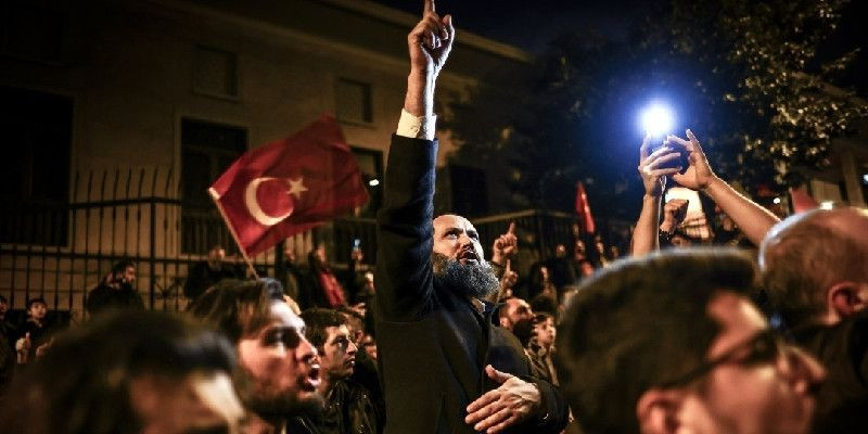 Demo di Turki (22/1/2023) mengecam aksi pembakaran Qur'an oleh Rasmus Paludan/ EPA