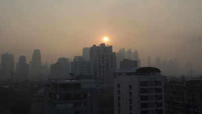 Bukan COVID, Warga Bangkok Diminta WFH Karena Polusi Udara Kian Gawat