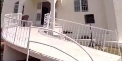 Mengharap Berkah, Ivan Gunawan Membangun Masjid di Uganda