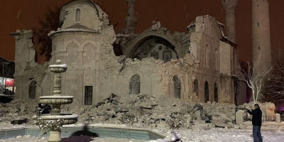 Masjid Bersejarah Yeni Camii di Kota Malatya Alami Kerusakan Parah