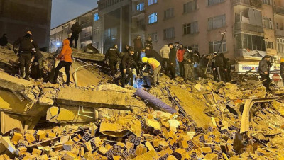 Korban Tewas Gempa Turki Capai 15.000 Jiwa, Termasuk 2 WNI