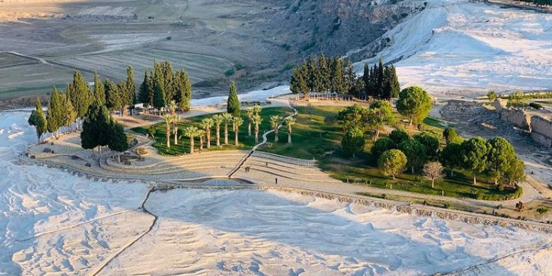 Pamukkale, hamparan batu putih bagai kapas nan eksotis/Net