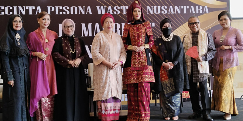 Pecinta Pesona Wastra Nusantara ikut andil dalam mengenalkan wastra Nusantara ke mata dunia/Net