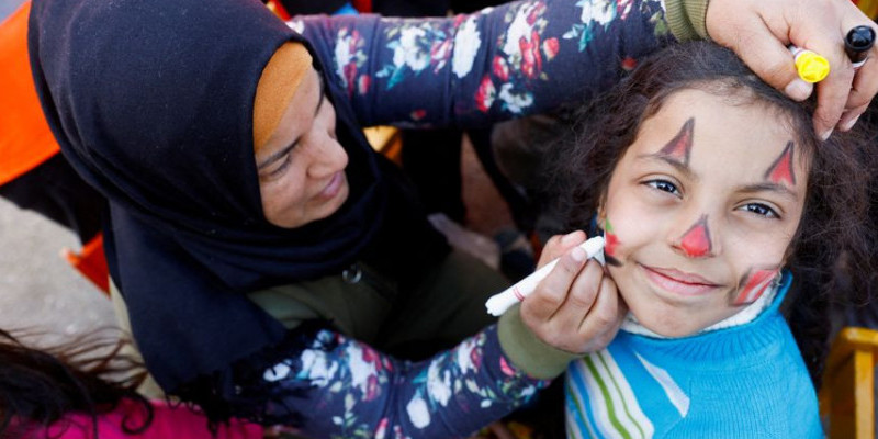 Menghadirkan senyum di wajah anak-anak Turki/Reuters