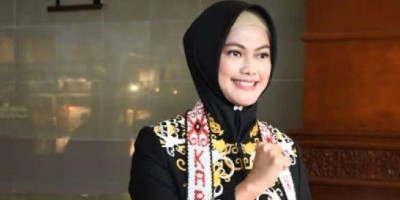 Asmin Laura Hafid, Bupati Nunukan Dua Periode yang Lahir dari Keluarga Politikus