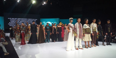 Pesona <i>Sagara dari Timur</i> Buka Indonesia Fashion Week 2023