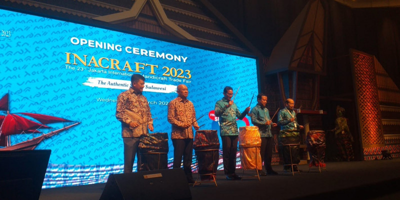 Menparekraf Sandiaga Salahudin Uno secara resmi membuka pameran INACRAFT 2023, di Assembly Hall Jakarta Convention Center (JCC), Rabu (1/3)/Farah.id