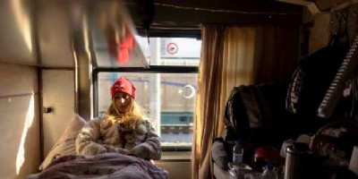 Rumah Hancur Akibat Gempa, Ratusan Keluarga Turki Memilih Berlindung di Kereta Api