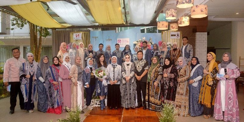 Menaker Ida Fauziyah menghadiri fashion show tunggal Albis Group/ Agung Hadiawan