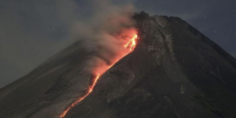 Gunung Merapi, Selasa (14/3) kembali mengalami erupsi/CNN
