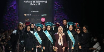 Islamic Fashion Institute Gelar <i>Haflatu</i> <i>At</i> <i>Takhorruj</i> Batch 12 di MUFFEST+ 2023: Ciptakan Desainer <i>Muslim</i> <i>Fashion</i> Kelas Dunia