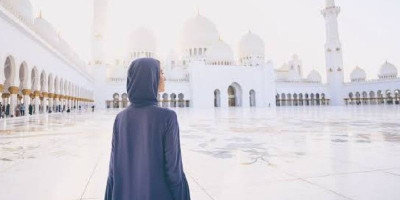 Perempuan Mulia Sebagai Motivasi Doa