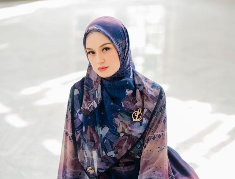 Cantik saat mengenakan hijab/@kimberlyriyder