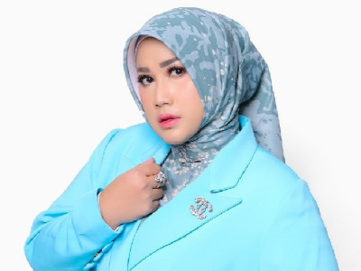 Melinda Setiadi, Menikmati Peran Sebagai Ibu dan Mendukung Pengabdian Suami untuk Warga Ibu Kota