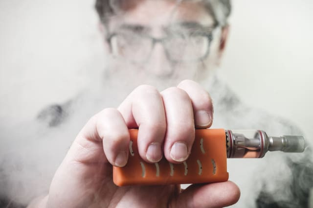 Bahaya vape dan rokok konvensional bagi kesehatan, sama besar/Net