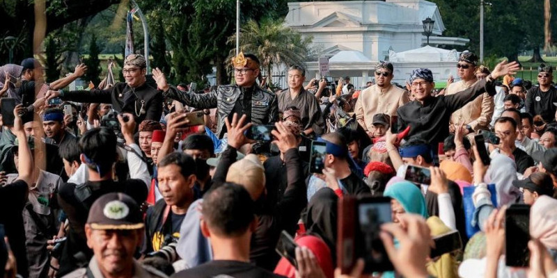 Naik kuda bersama (ki-ka) Ridwan Kamil, Bima Arya, dan Sandiaga Uno/Dok. Kemenparekraf