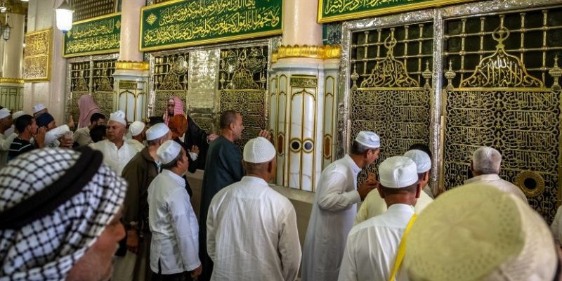 Jemaah berbondong-bondong berziarah ke makam Nabi Muhammad Saw/Net