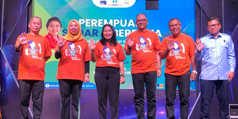 Menteri PPPA Bintang Puspayoga bersama jajaran RRI saat peluncuran RRI PlayGo/Net